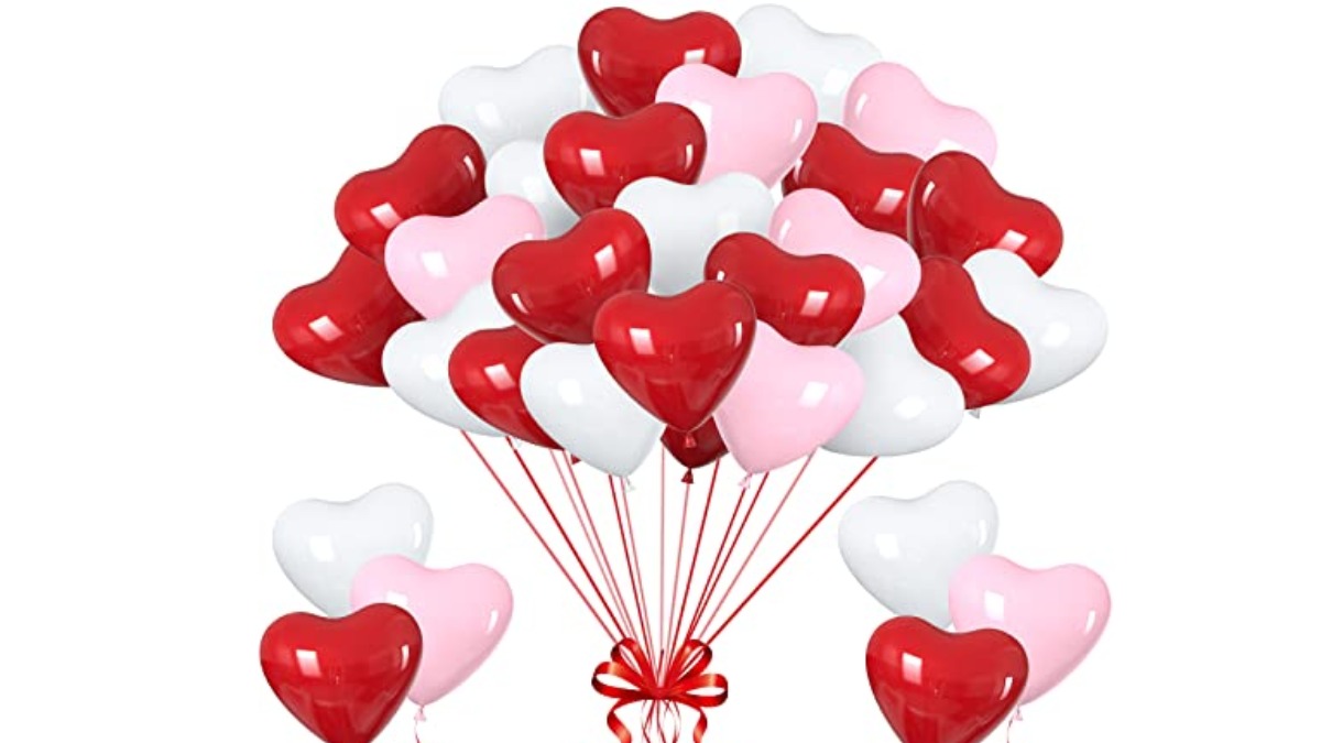 Globos en forma de corazón de la decoración Feliz Cumpleaños